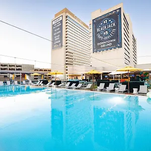 3* ホテル Downtown Grand & Casino